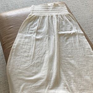 Old Navy Cream Smocked-Waist Maxi Skirt like new